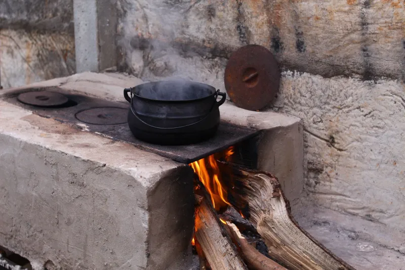 Fire, Iron, and Memory: Reclaiming the Lost Cooking Traditions of America's Historic Farm Kitchens